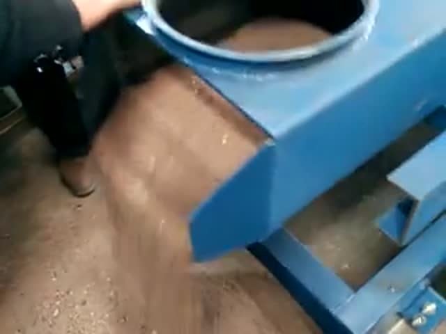 High-temperature Vibrating Conveyor video preview
