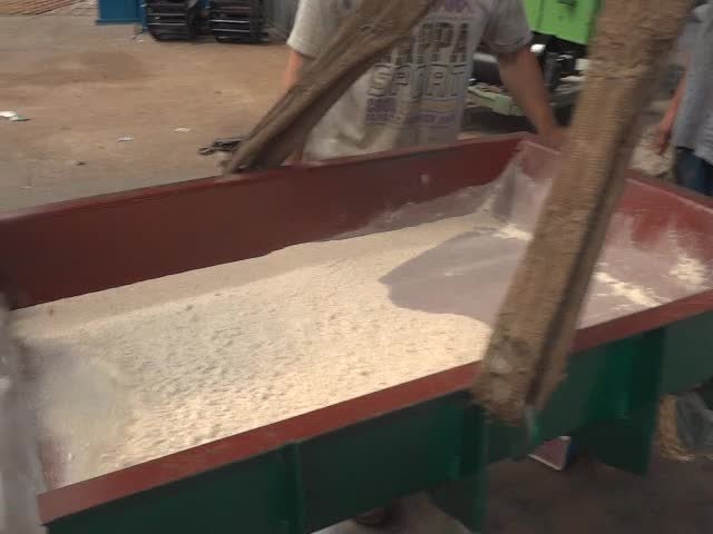 Electromagnetic Vibrating Feeder video preview